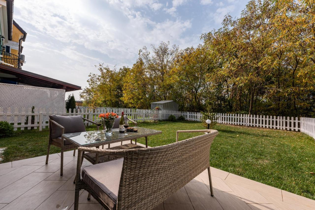 Bucharest Airport Suites & Villas Отопени Экстерьер фото